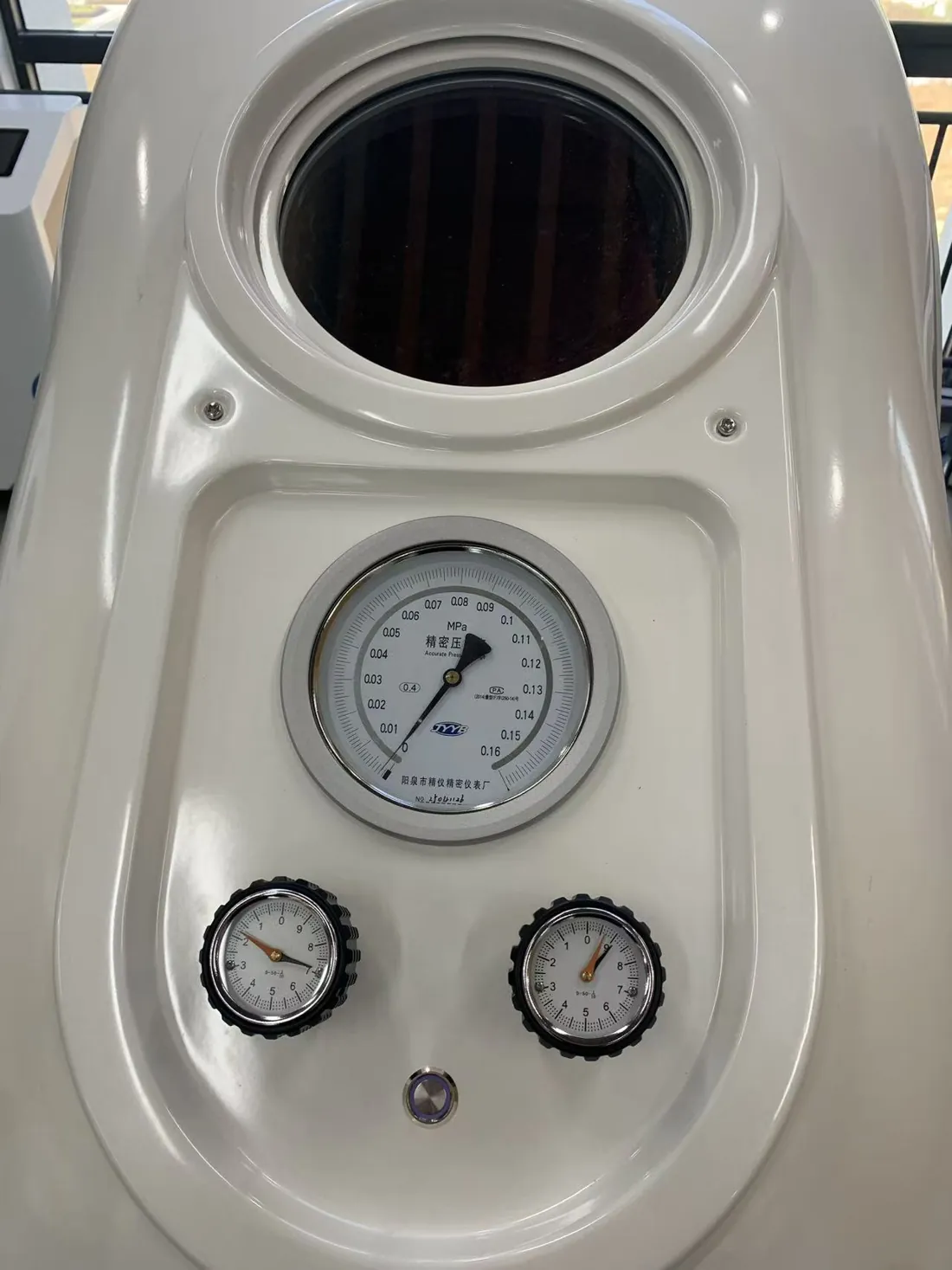 OHE20 Hard-Shell Sitting Chamber view 3